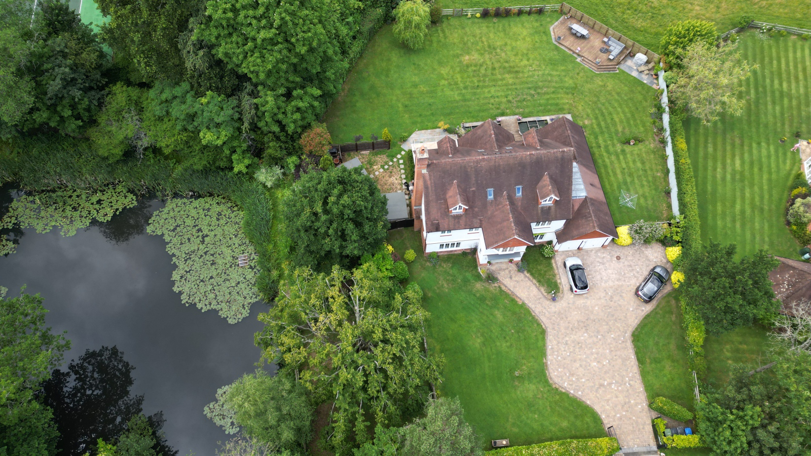 Coombe Hill Road, East Grinstead, RH19, photo 2