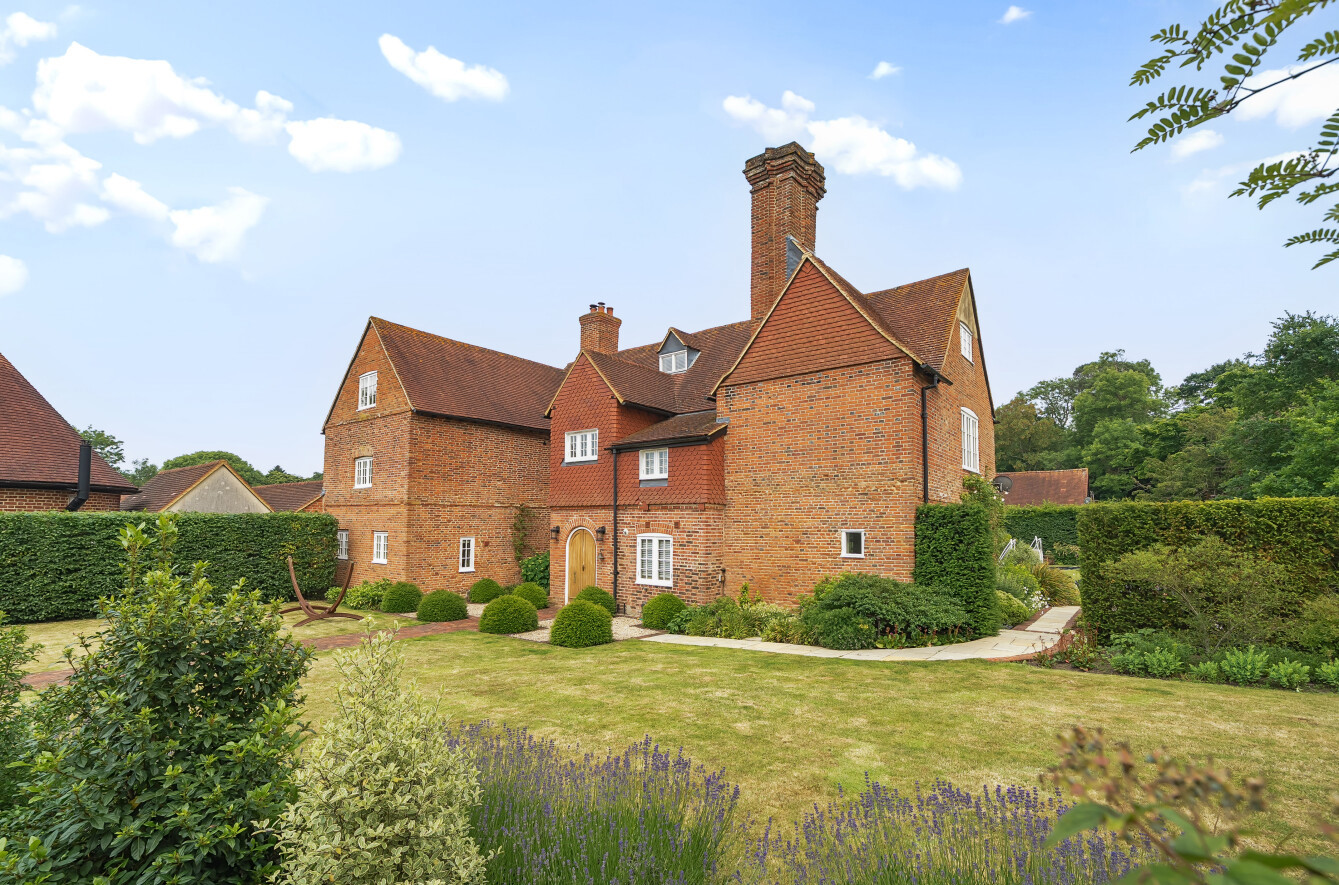 Sutton Park, Sutton Green, Guildford, GU4, photo 2