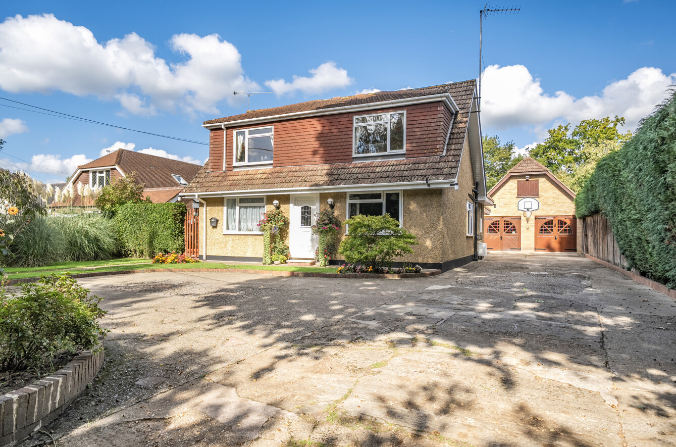 Fenns Lane, West End, Woking, GU24