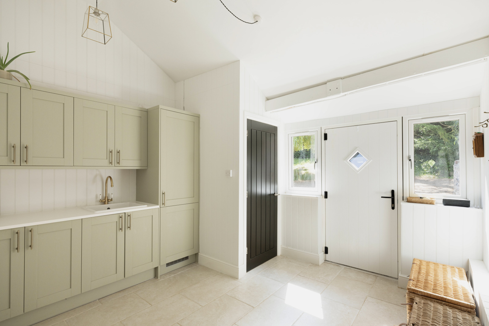 Entrance/Utility