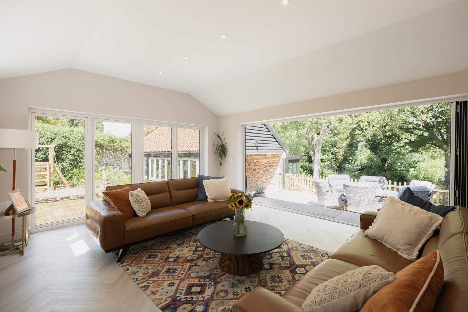 Sitting/Dining Room