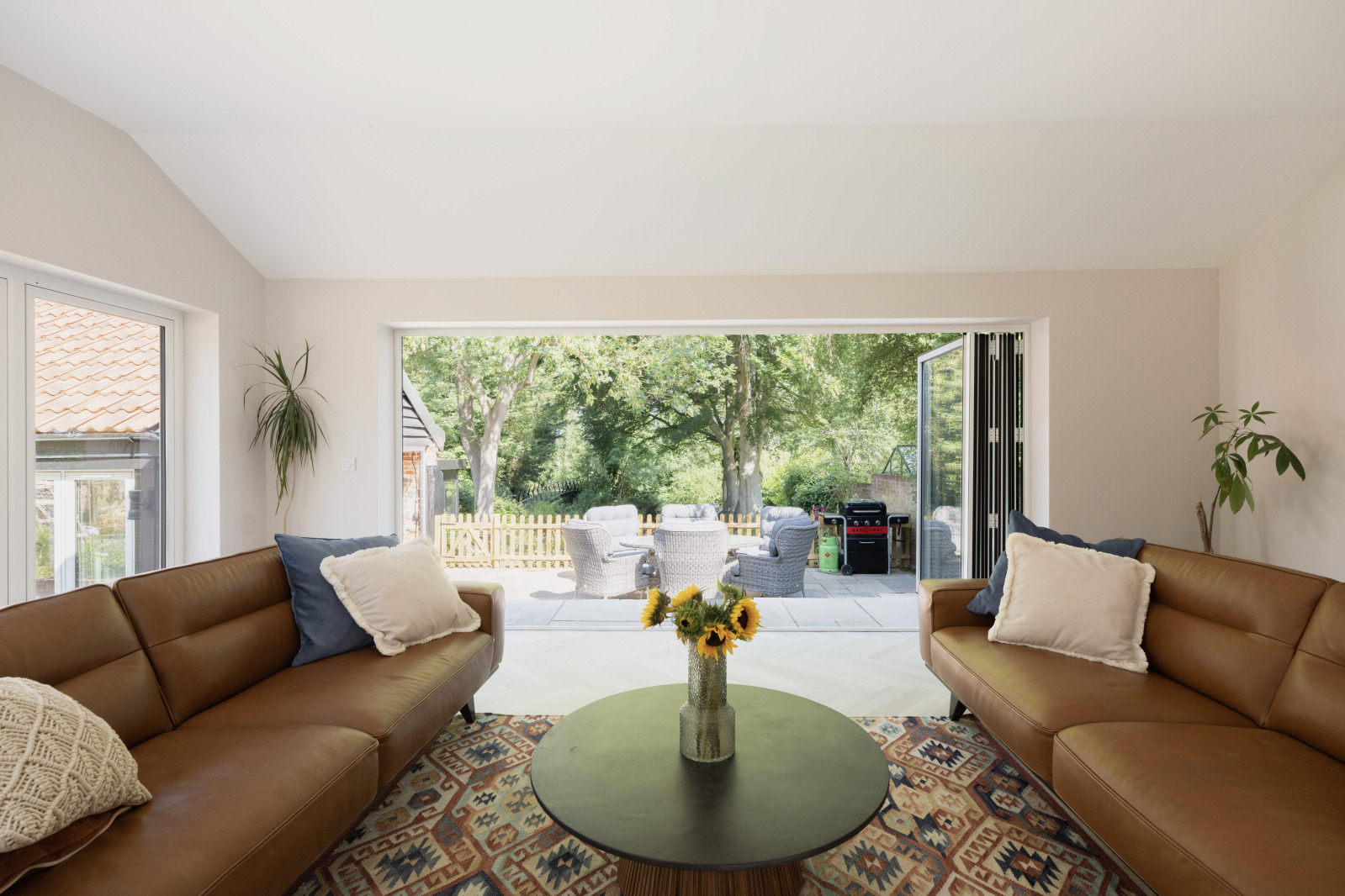 Sitting/Dining Room
