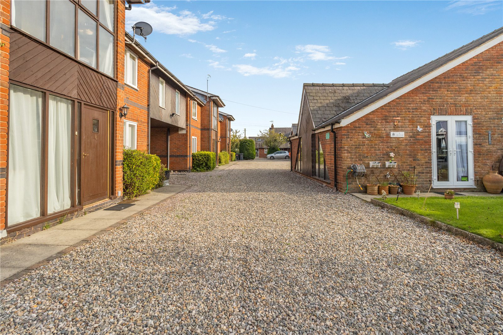 Parkside, Nr Rossett, Wrexham, LL12, photo 3