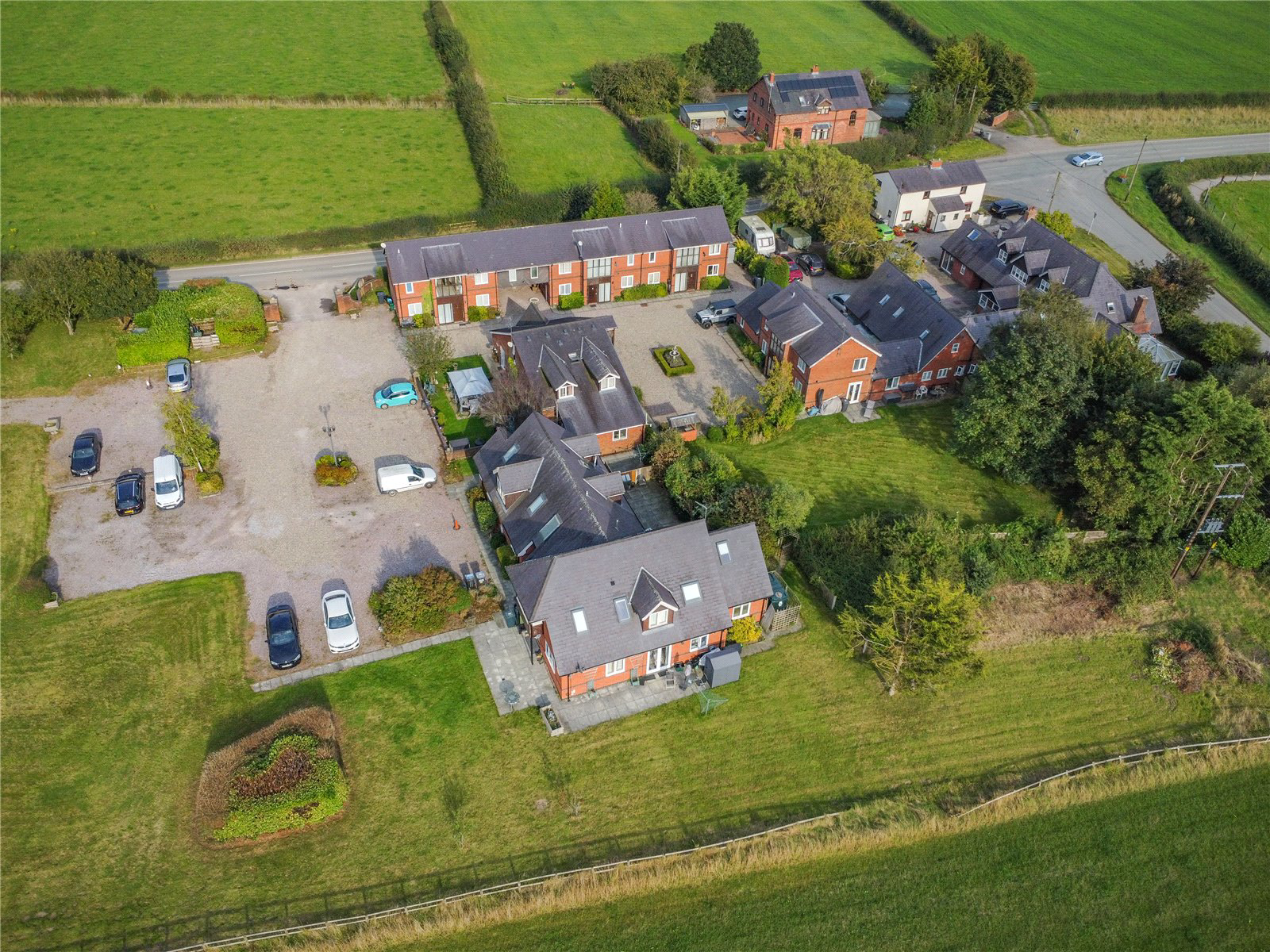 Parkside, Nr Rossett, Wrexham, LL12, photo 2