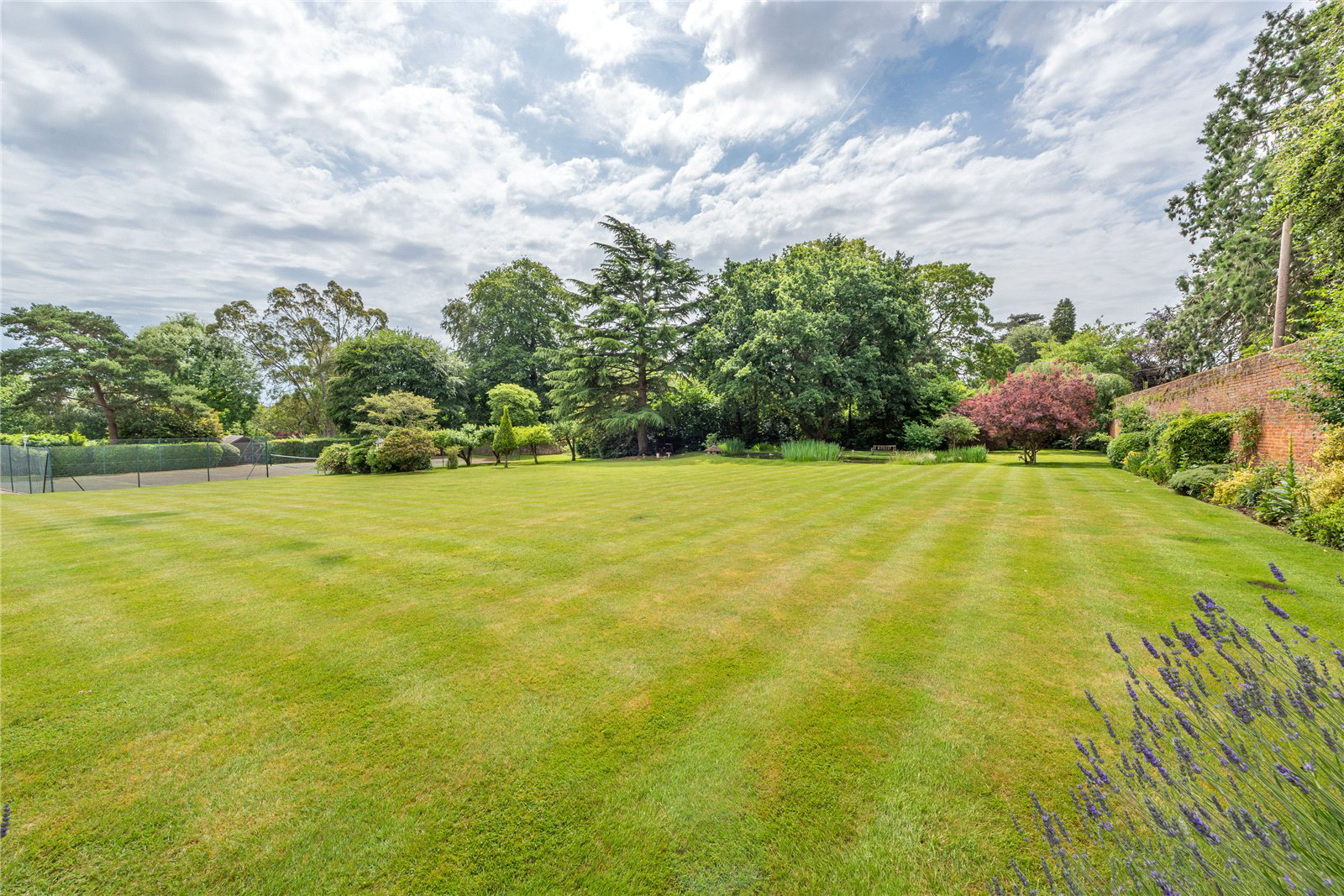 Dungates Lane, Buckland, Betchworth, Surrey, RH3, photo 18