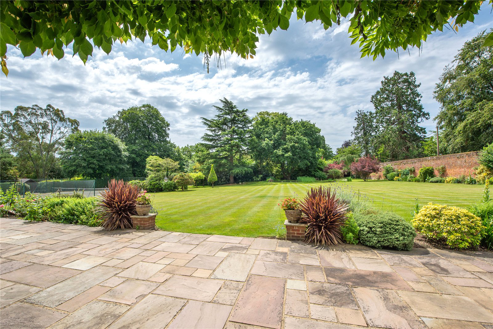 Dungates Lane, Buckland, Betchworth, Surrey, RH3, photo 14