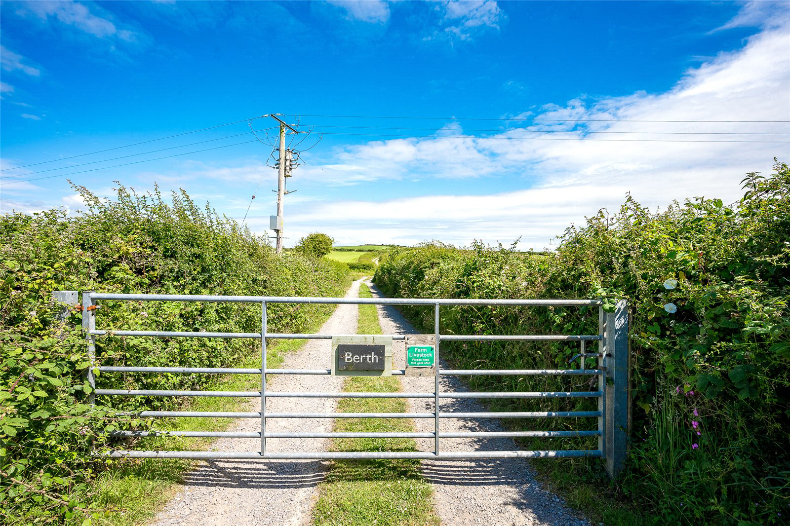 Llanfaethlu, Holyhead, Anglesey, LL65, photo 31