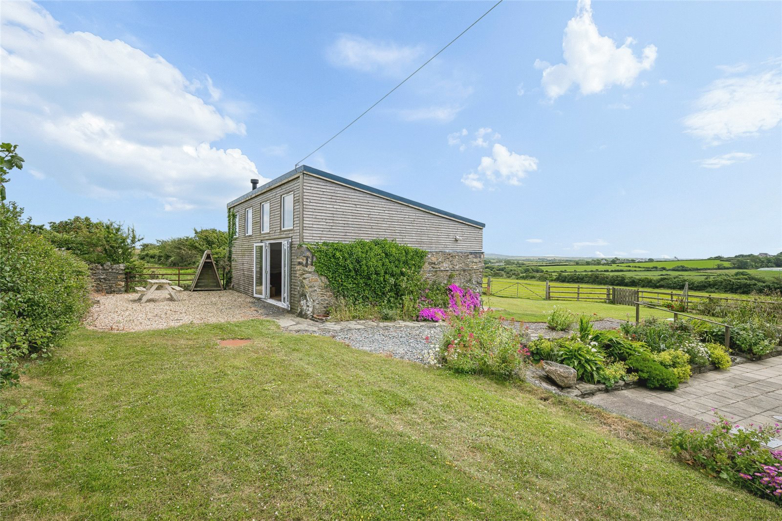 Llanfaethlu, Holyhead, Anglesey, LL65, photo 24