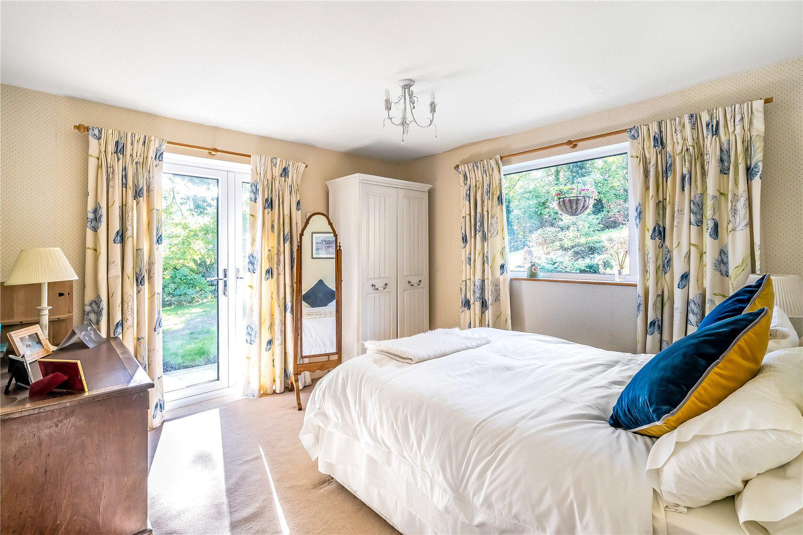 Uvedale Road, Limpsfield, Oxted, Surrey, RH8, photo 15