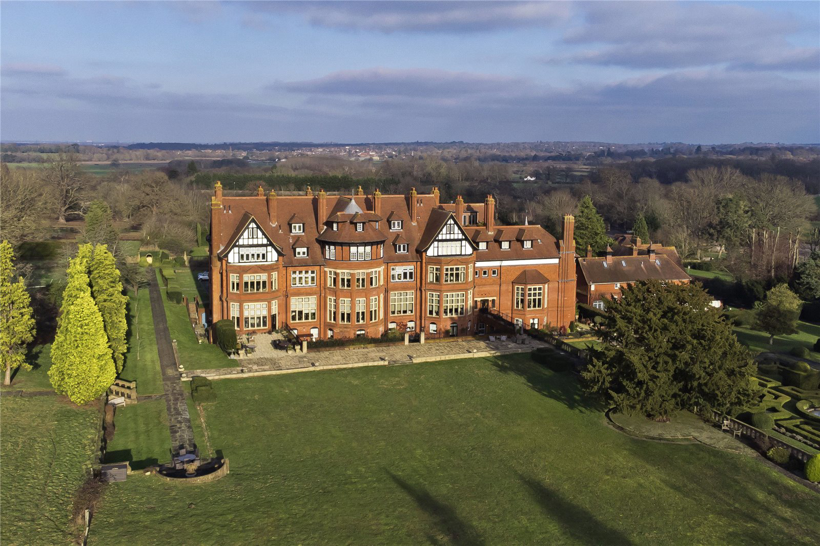 Hatchford Manor, Ockham Lane, Cobham, KT11, photo 19