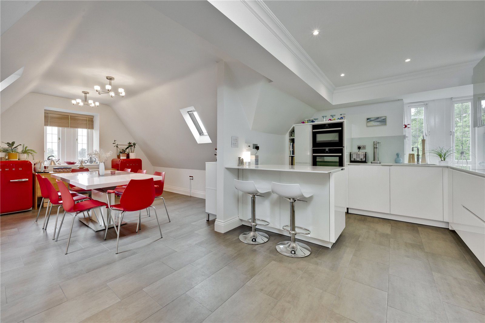 Hatchford Manor, Ockham Lane, Cobham, KT11, photo 3