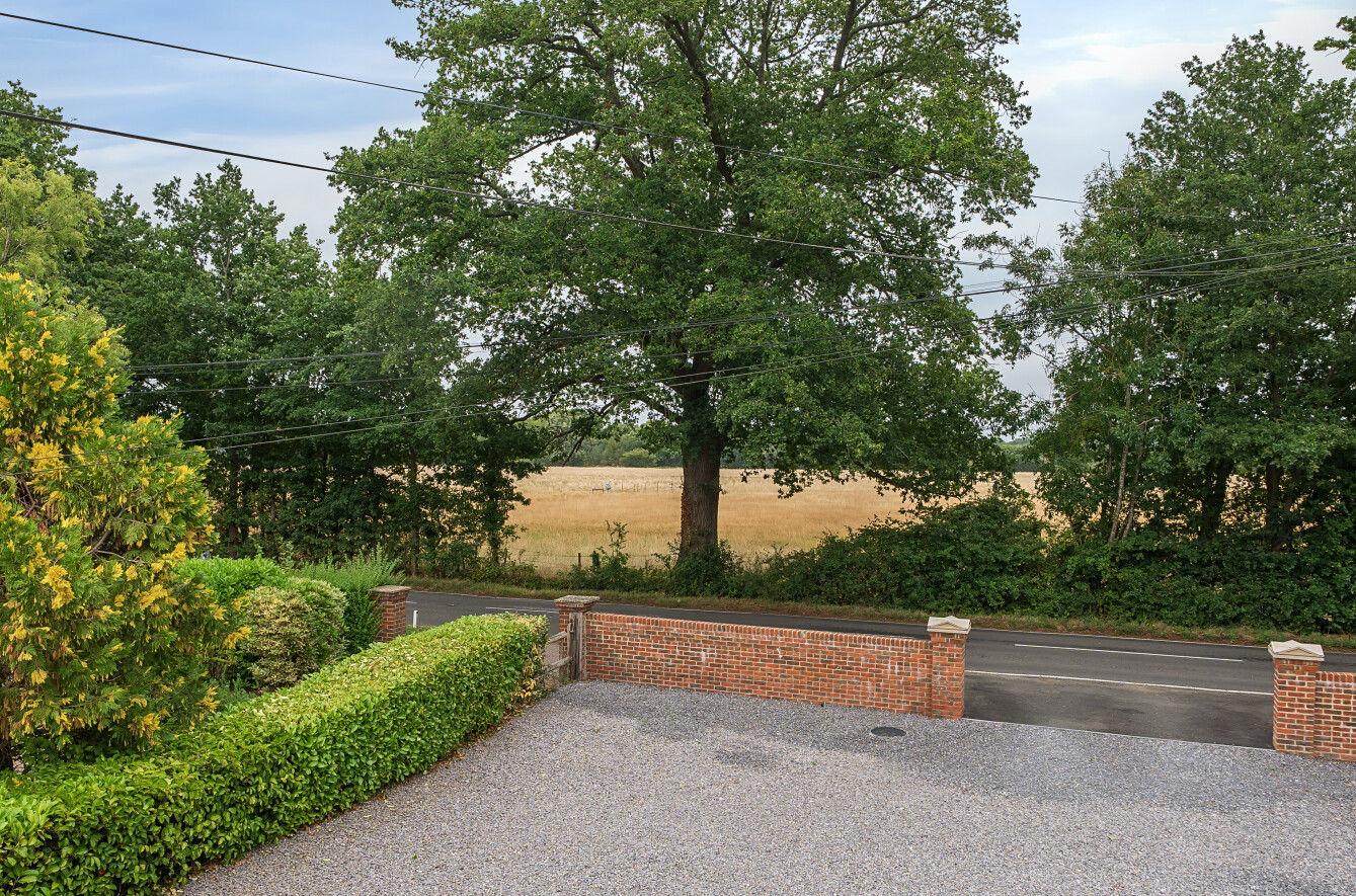 New Lane, Sutton Green, Guildford, Surrey, GU4, photo 30