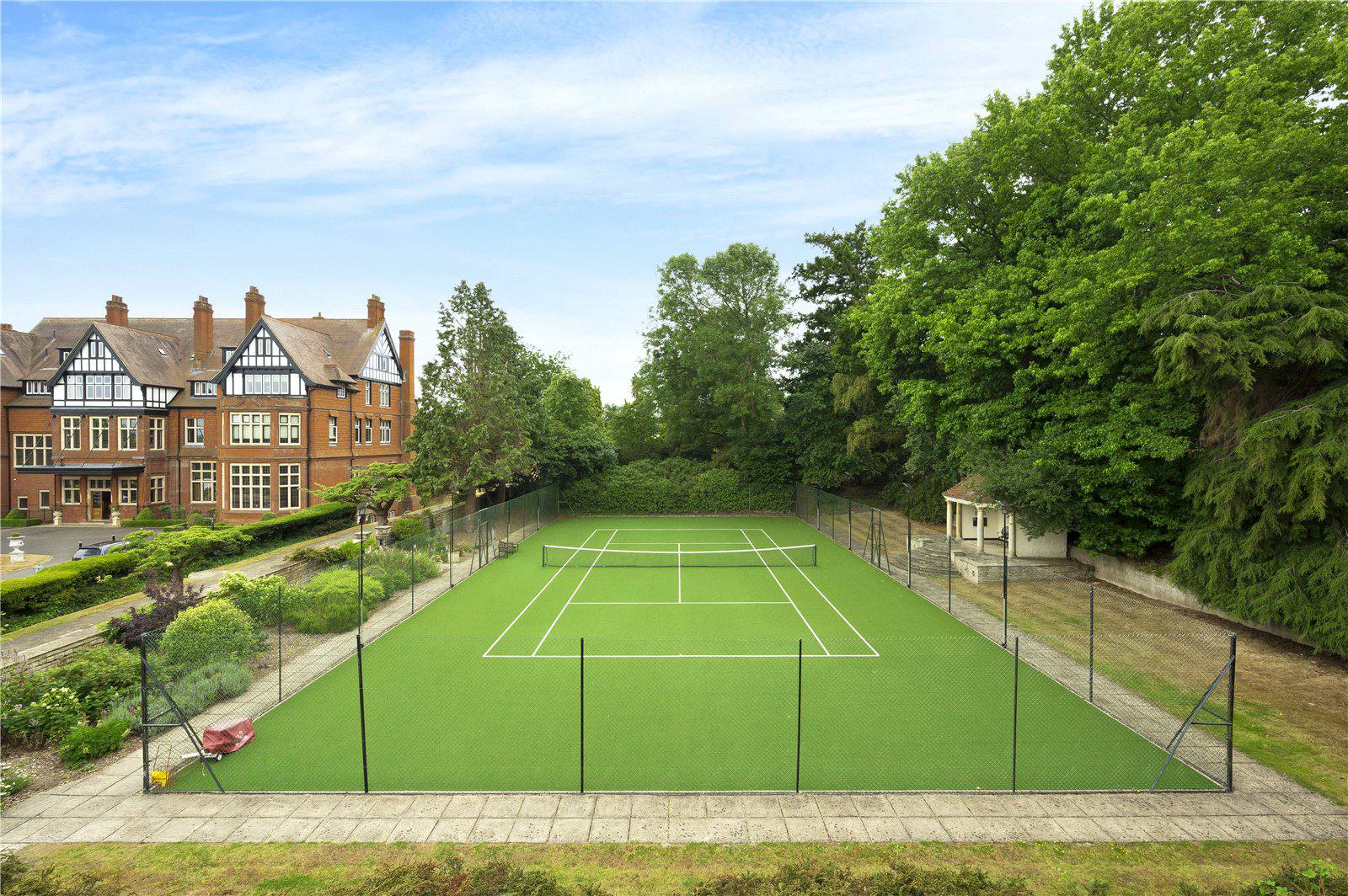 Hatchford Manor, Ockham Lane, Cobham, KT11, photo 20