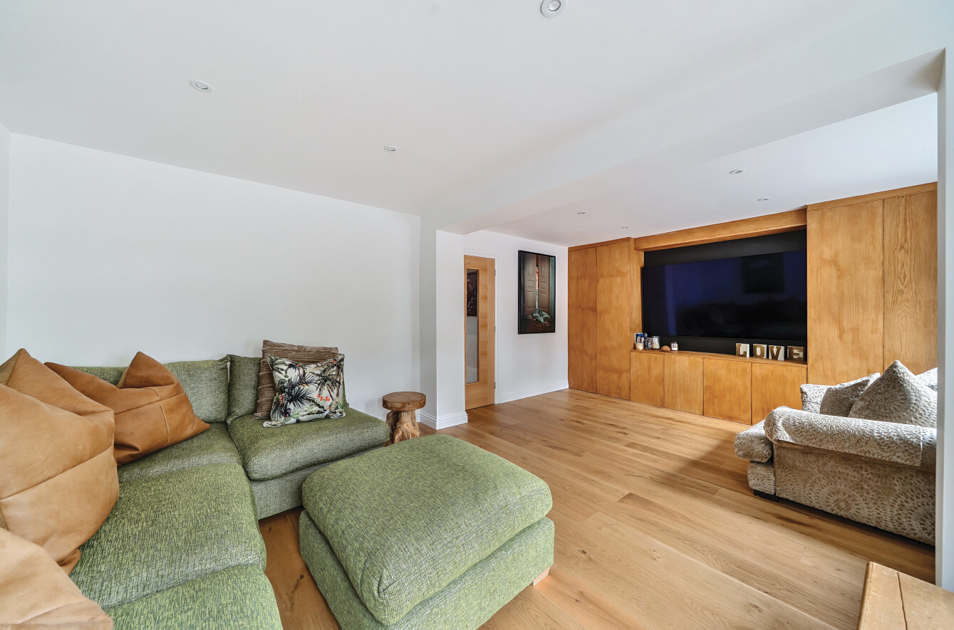 New Lane, Sutton Green, Guildford, Surrey, GU4, photo 8