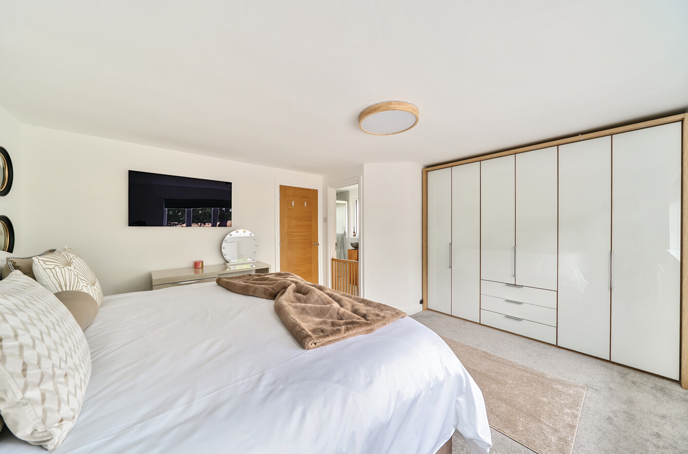 New Lane, Sutton Green, Guildford, Surrey, GU4, photo 14