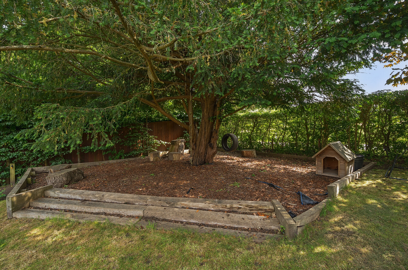 Sutton Park, Sutton Green, Guildford, GU4, photo 31