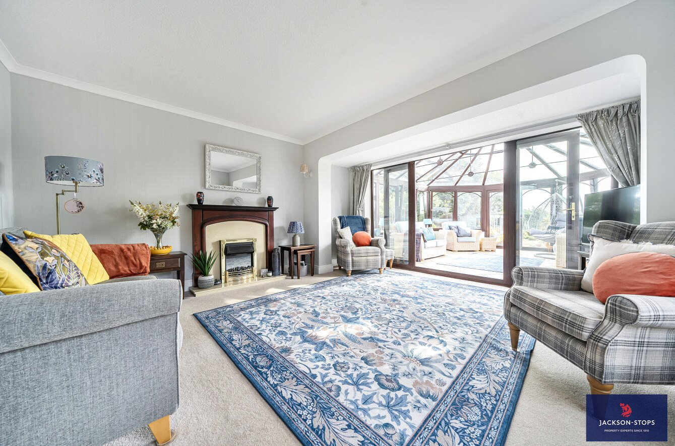 Watling Street, Little Brickhill, Milton Keynes, MK17, photo 2