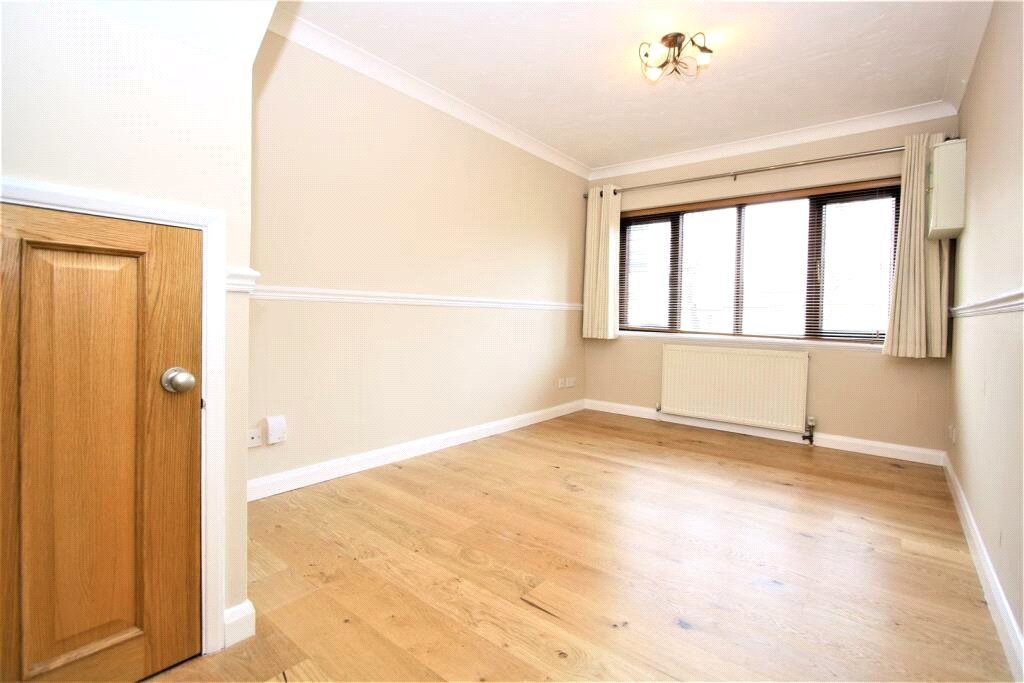 Armstrong Close, Newmarket, Suffolk, CB8, photo 15