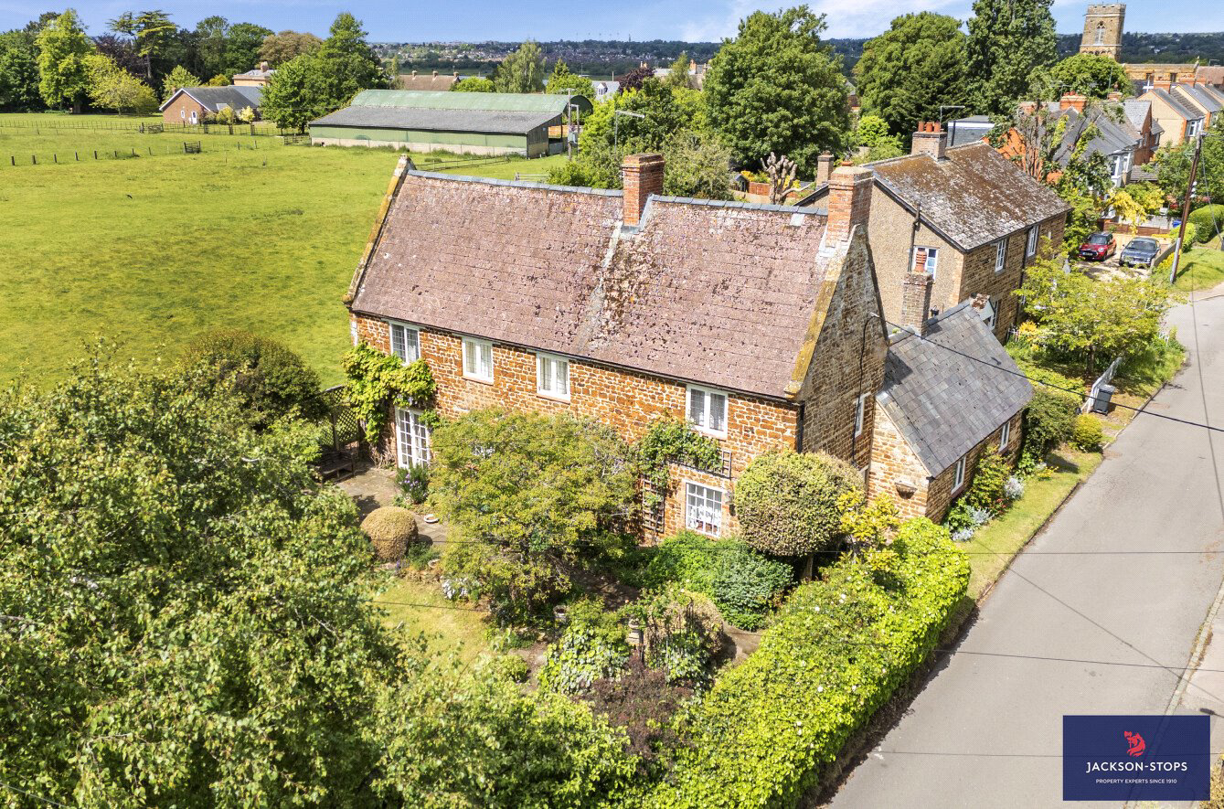 Lodge Road, Little Houghton, Northamptonshire, NN7
