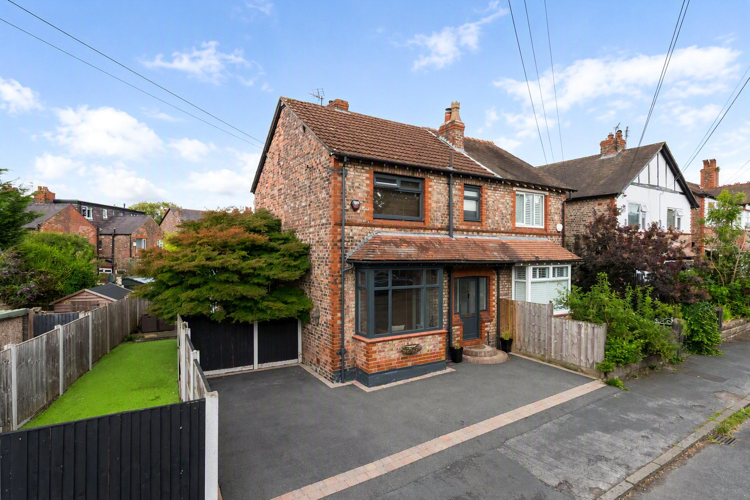 Cleveland Road, Hale, WA15