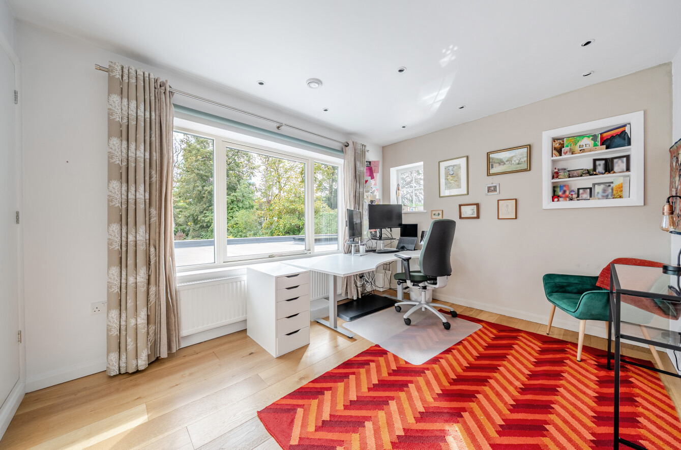 Hockering Road, Woking, Surrey, GU22, photo 34