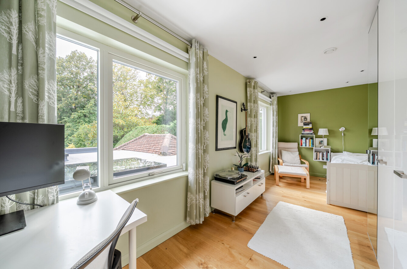 Hockering Road, Woking, Surrey, GU22, photo 36