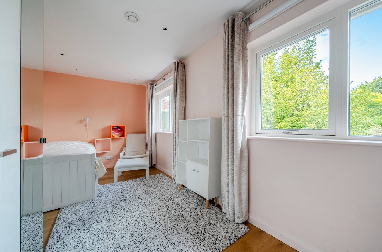 Hockering Road, Woking, Surrey, GU22, photo 32