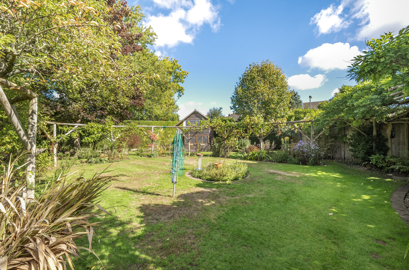 Fenns Lane, West End, Woking, GU24, photo 32