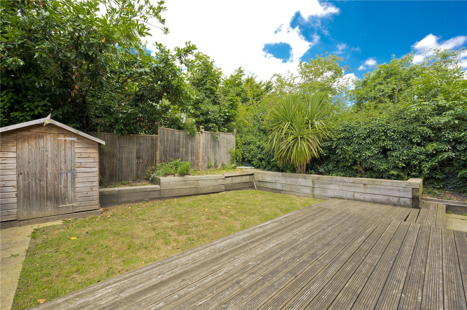 Elm Drive, Chobham, Surrey, GU24, photo 13