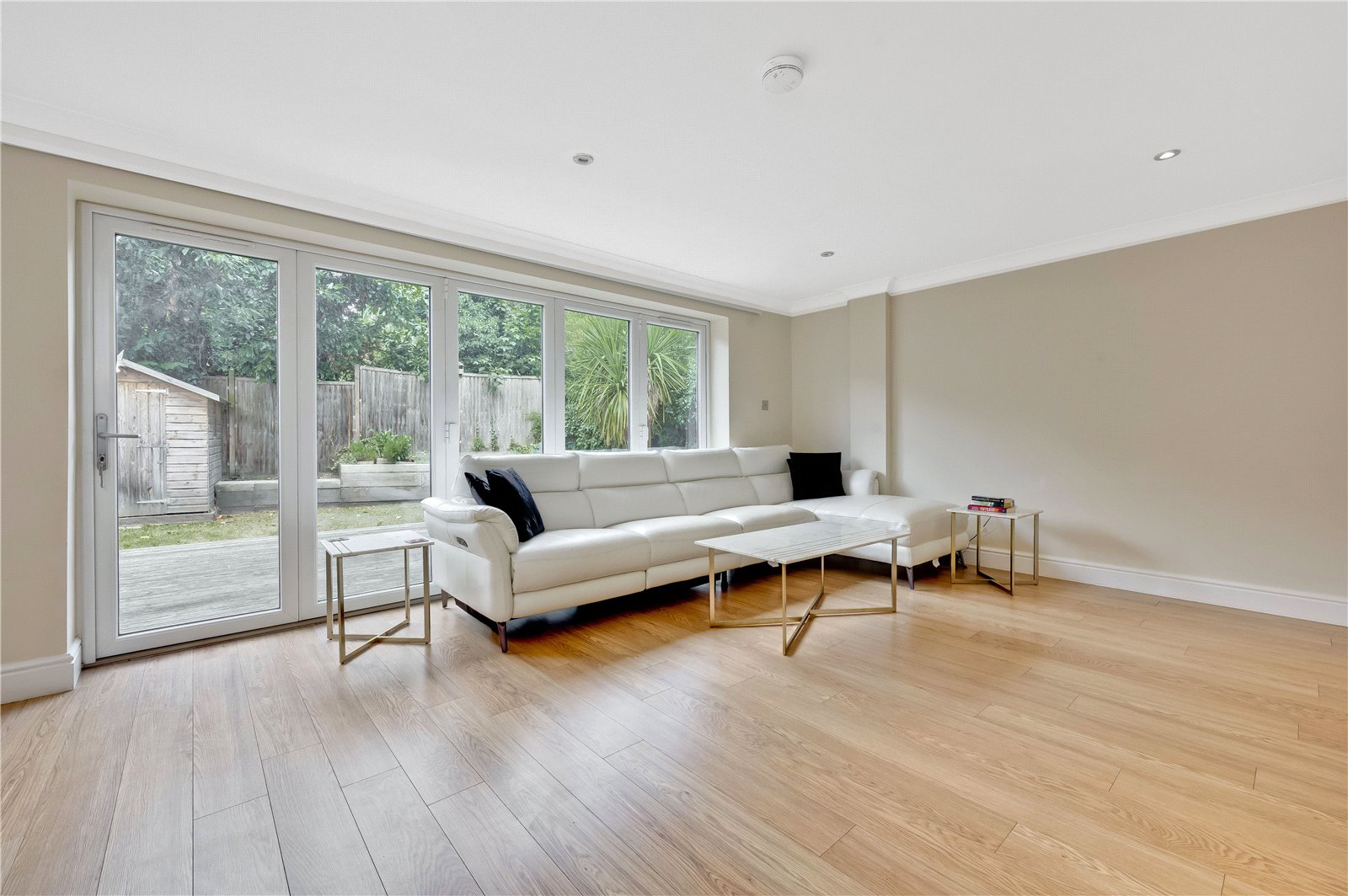 Elm Drive, Chobham, Surrey, GU24, photo 3
