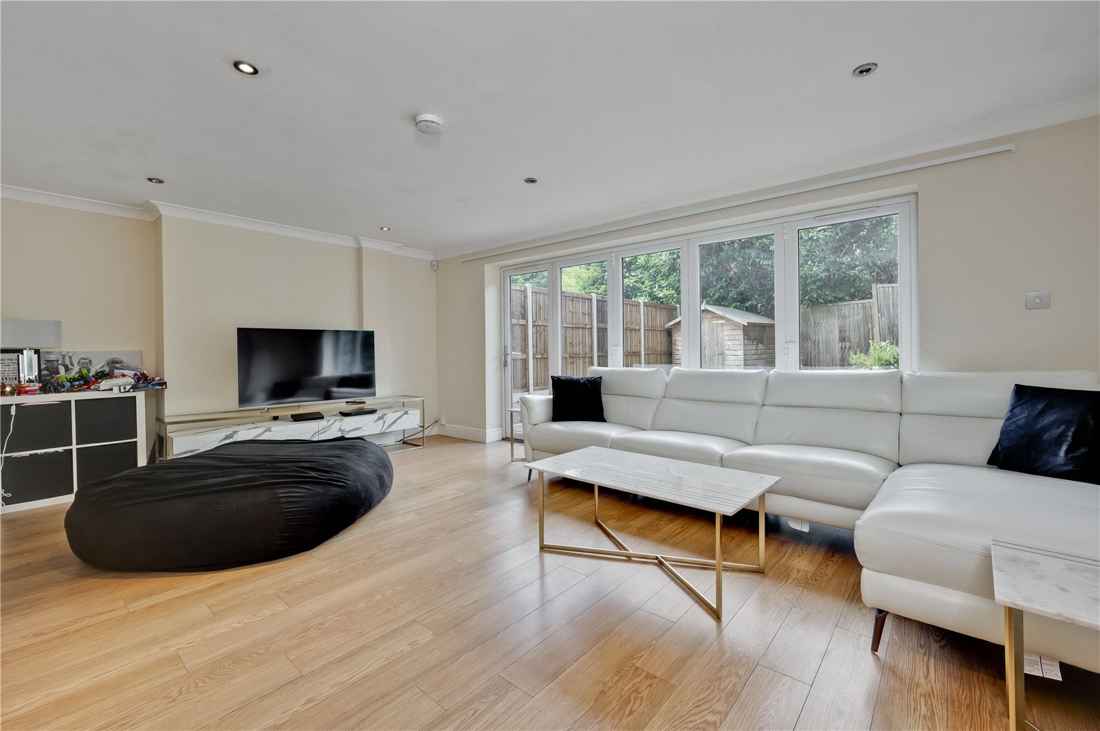 Elm Drive, Chobham, Surrey, GU24, photo 2