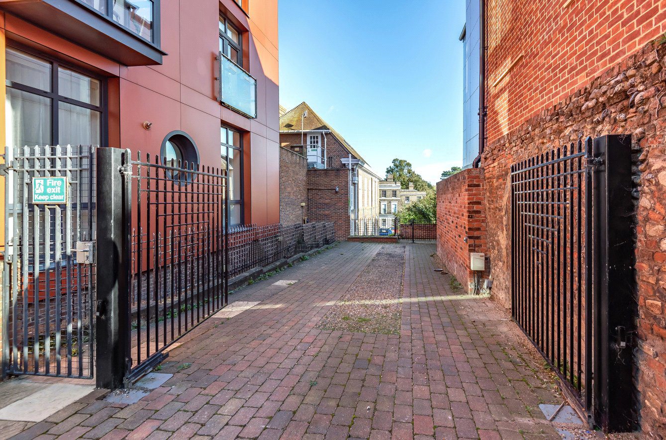 Angel Hill, Bury St Edmunds, Suffolk, IP33, photo 4