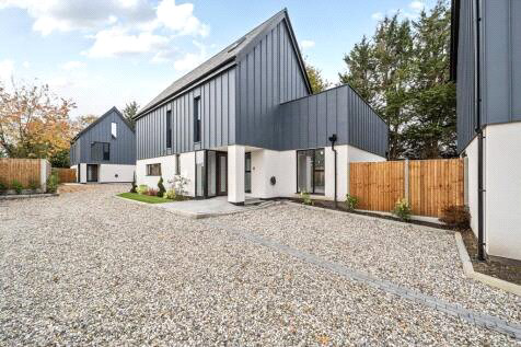 Kingfield Green, Woking, GU22