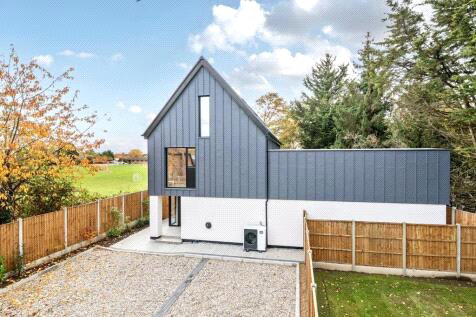Kingfield Green, Woking, GU22