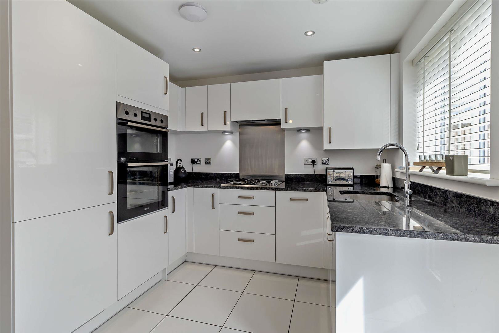 Trusdale Close, Doncaster, photo 3