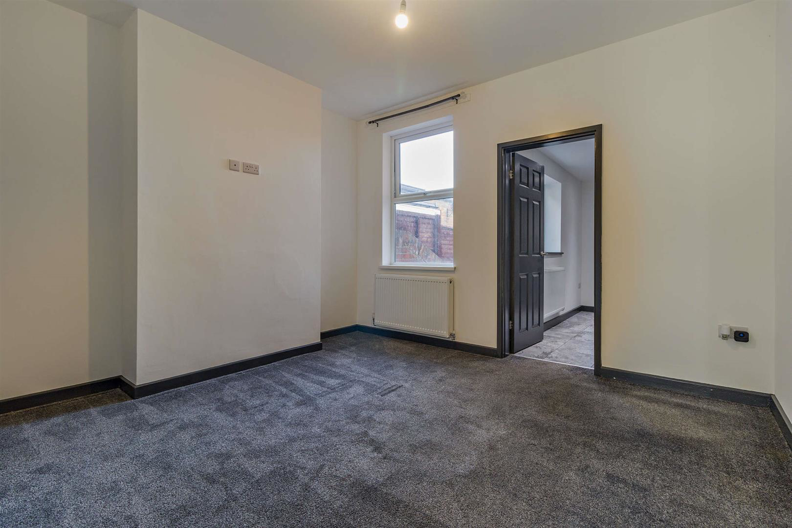 8702504-interior04-800.jpg