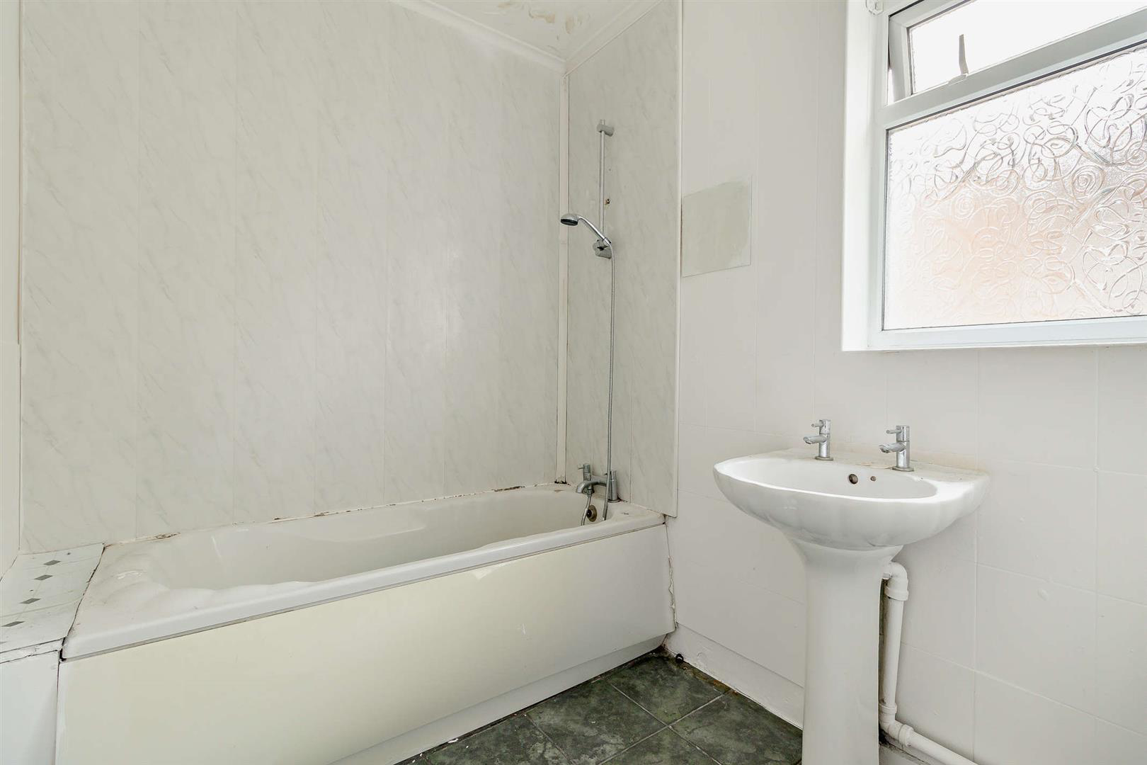 Springwell Lane, Balby, Doncaster, photo 9