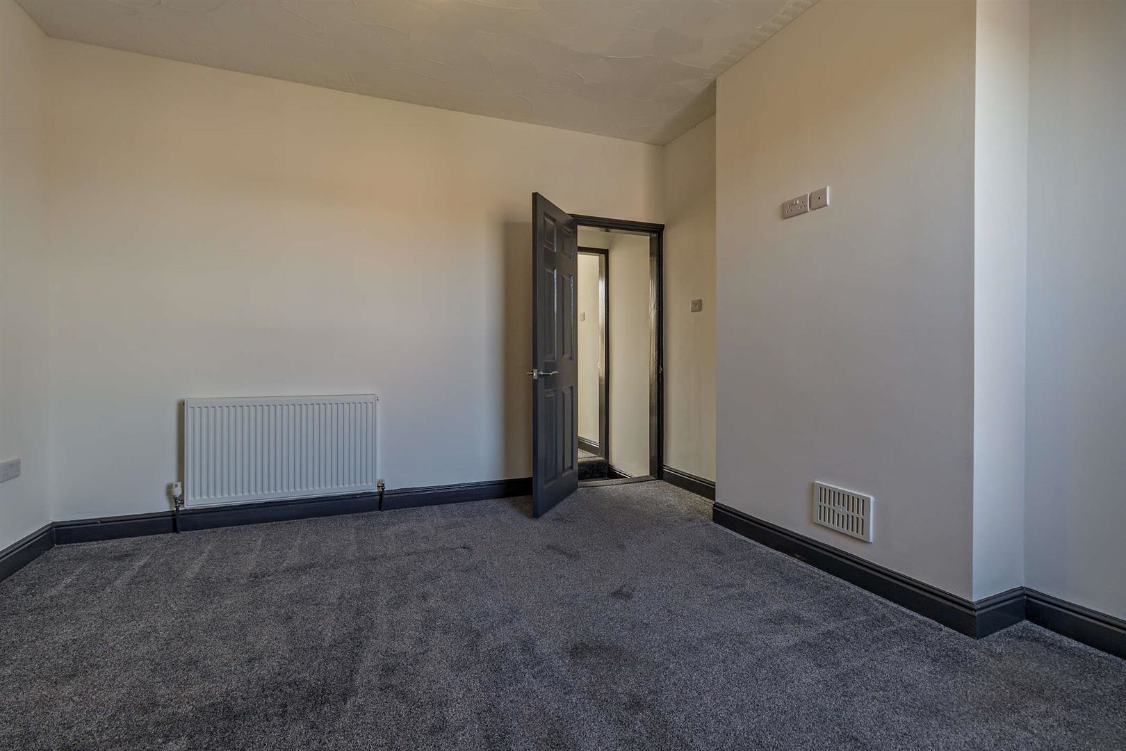 8702504-interior08-800.jpg