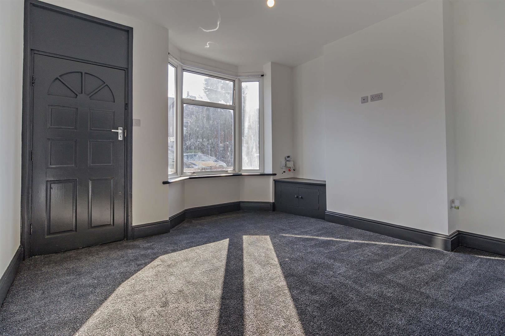 8702504-interior05-800.jpg
