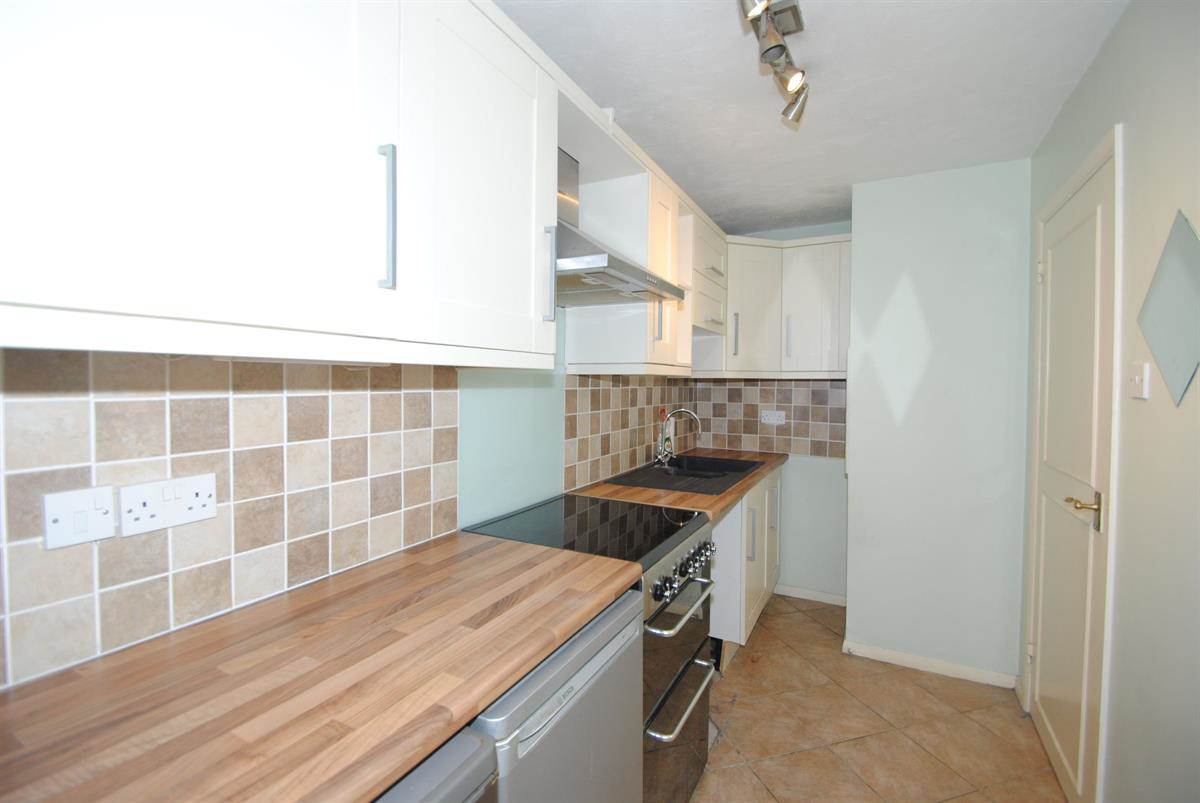 Queens Court,  Queens Avenue, Leigh-on-Sea, photo 2