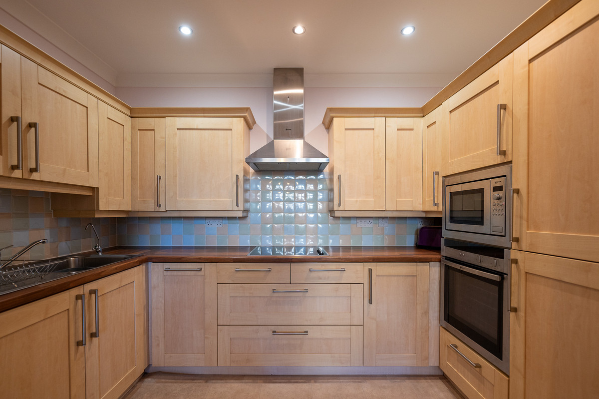 London Road, Benfleet, SS7 2, photo 2