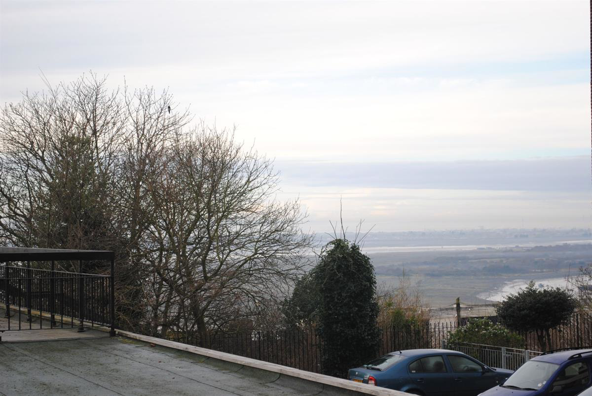 St. Clements Court East, Broadway West, Leigh-on-Sea, photo 7