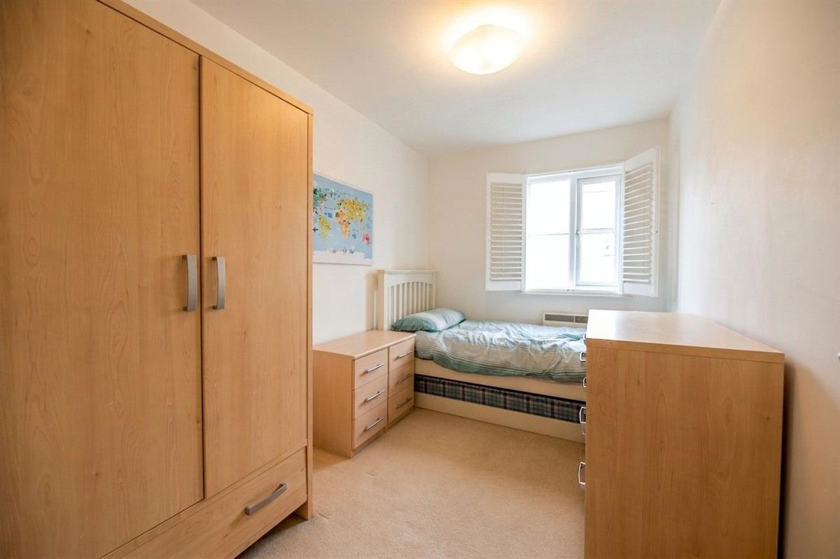 Spencer House, Ensign Close, Leigh-on-Sea, photo 9