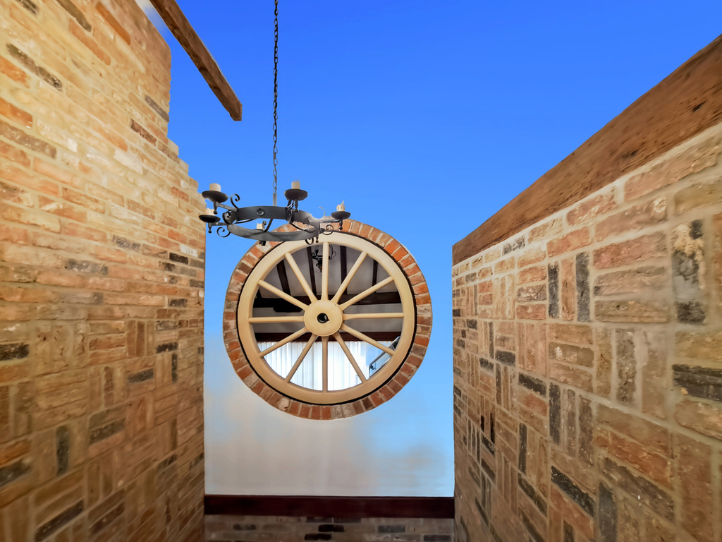 the-barn_00009