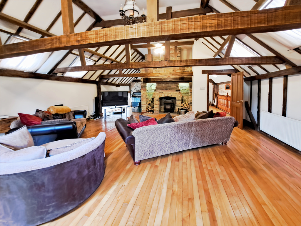 the-barn_00008