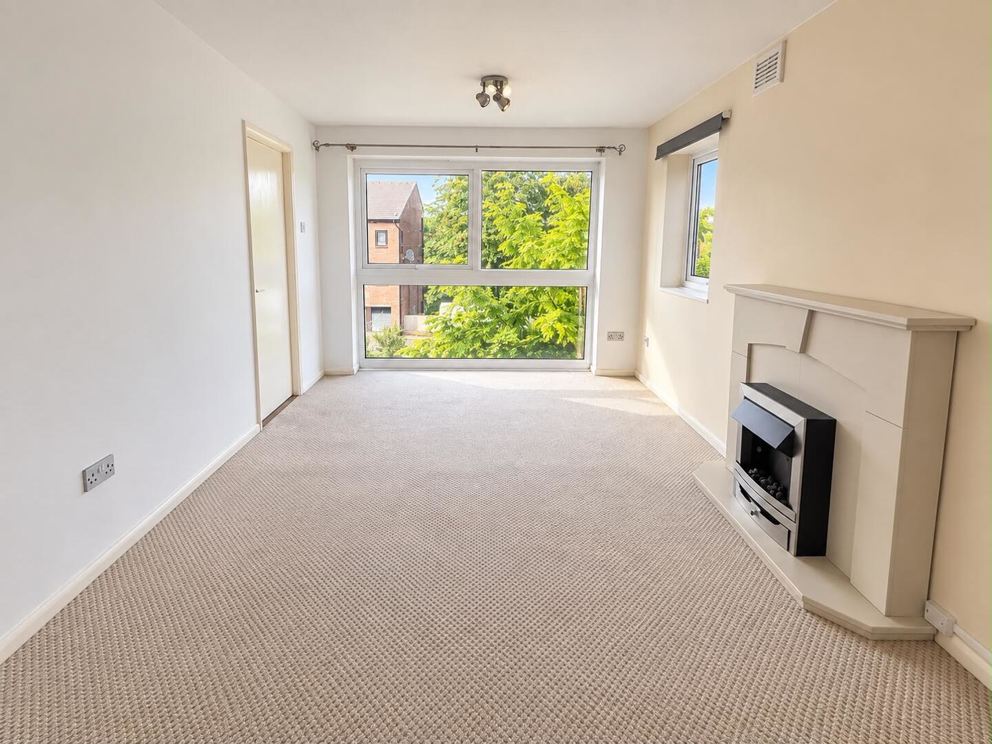 Stuart Court, Macclesfield, photo 4