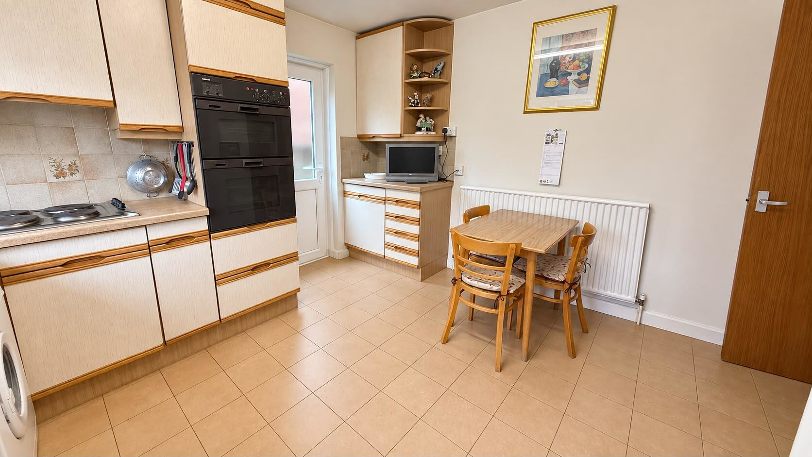 Peterborough Close, Macclesfield, photo 7