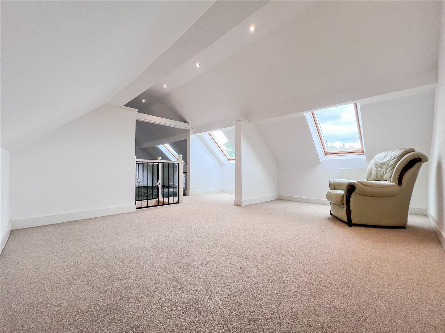 Lake Road, Rudyard, Leek, ST13 8RN, photo 2