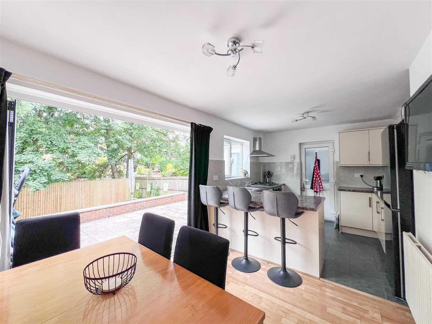 Greenfield Road, Endon, ST9 9HL, photo 2