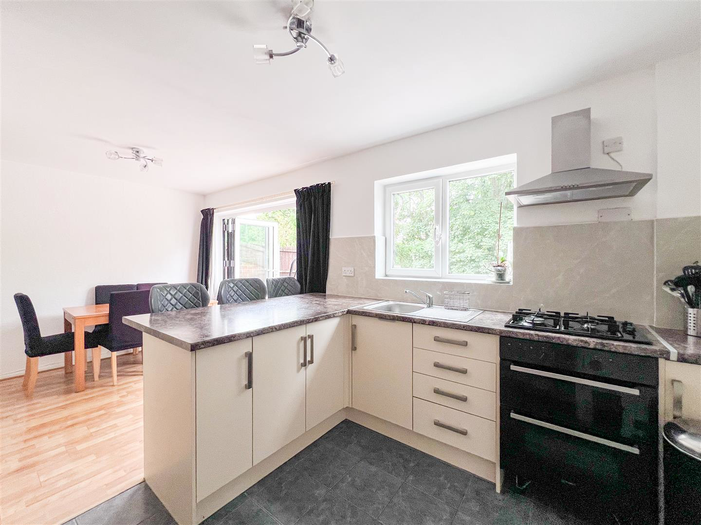 Greenfield Road, Endon, ST9 9HL, photo 3